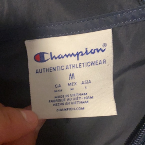 Champion windbreaker - Picture 2 of 2
